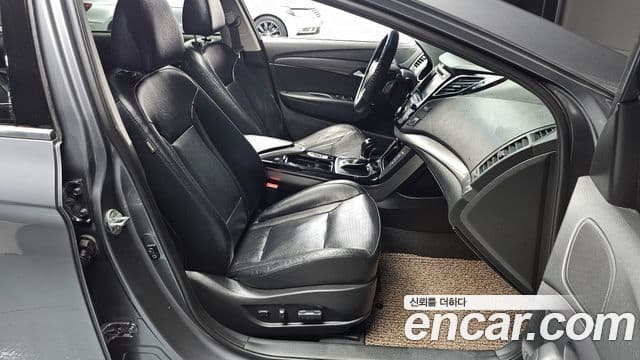 Hyundai i40 Premium, 2012 10