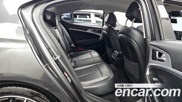 Genesis G70 Elite, 2020 12