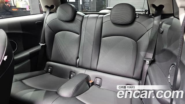 Mini Cooper 3세대, 2015 12