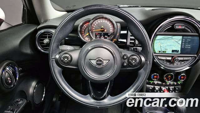 Mini Cooper 3세대, 2015 13