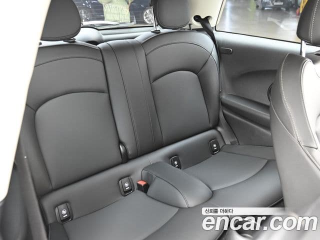 Mini Cooper 3세대, 2023 12