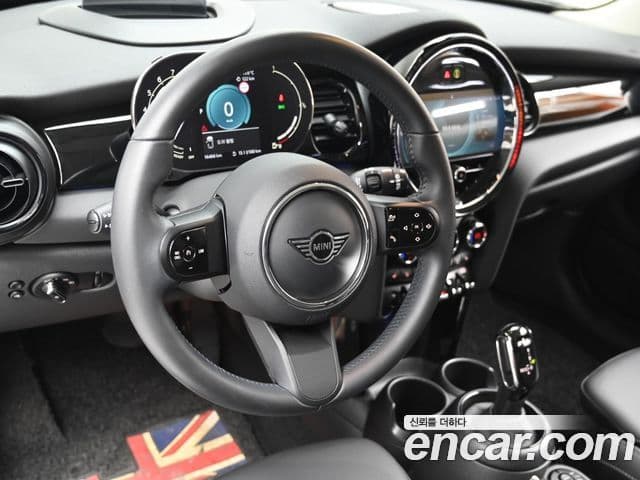 Mini Cooper 3세대, 2023 13