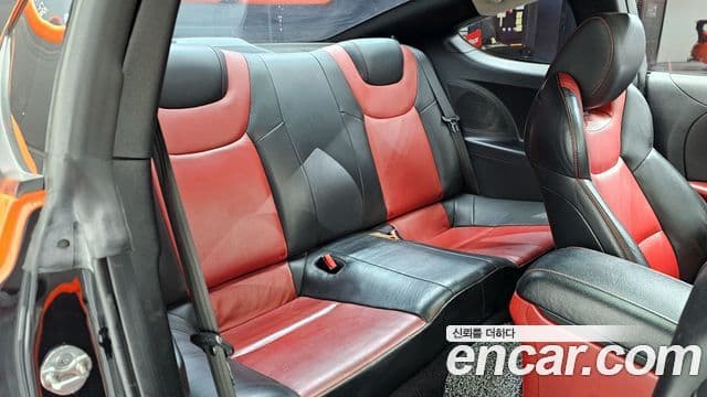 Hyundai Genesis купе 200 турбо P, 2011 11