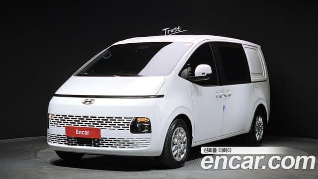 Hyundai Staria Modern, 2024 1