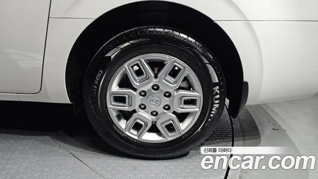 Hyundai Staria Modern, 2024 все фото