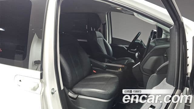 Hyundai Staria Modern, 2024 10