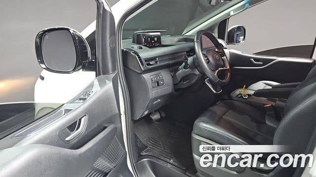 Hyundai Staria Modern, 2024 11