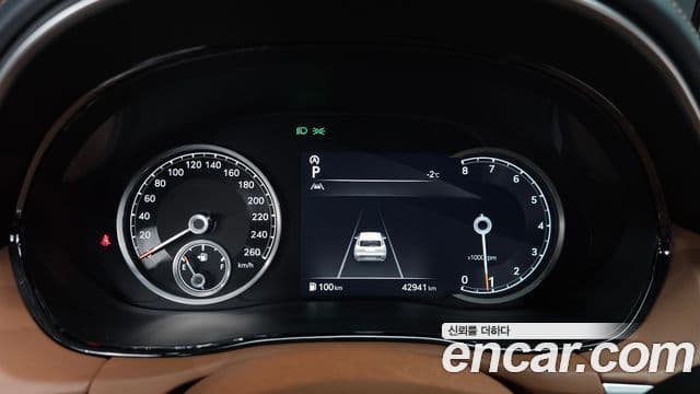 Genesis GV70, 2022 8