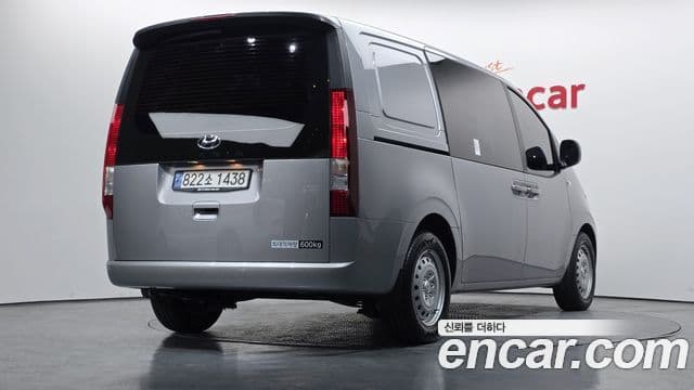 Hyundai Staria Smart, 2024 2