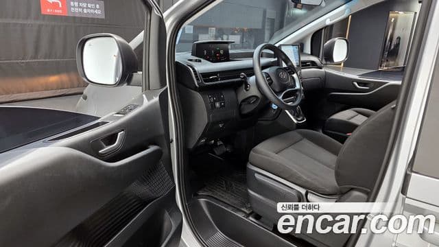 Hyundai Staria Smart, 2024 11