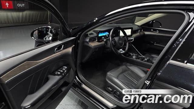 Kia K5 3세대 Signature, 2021 10