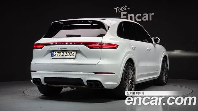 Porsche Cayenne (PO536), 2021 3