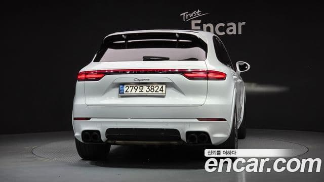 Porsche Cayenne (PO536), 2021 4