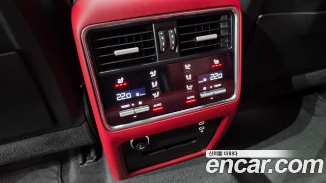 Porsche Cayenne (PO536), 2021 15