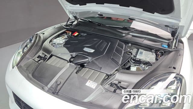 Porsche Cayenne (PO536), 2021 20