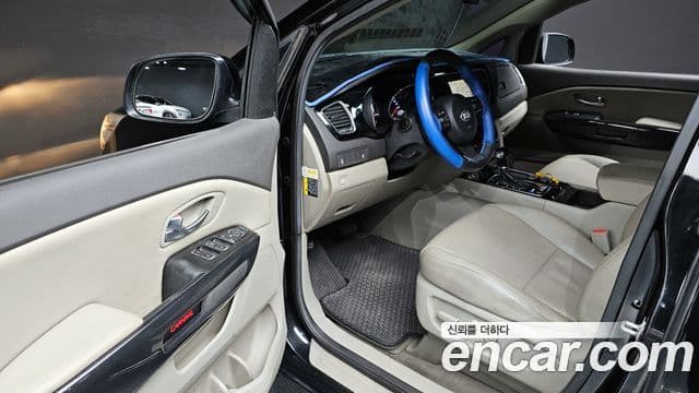 Kia All New Carnival Prestige, 2015 11