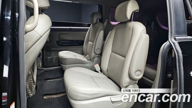Kia All New Carnival Prestige, 2015 12