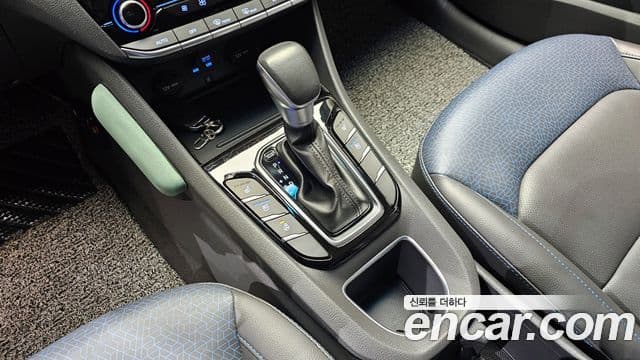 Hyundai Ioniq гибрид, 2017 9