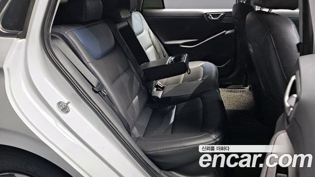 Hyundai Ioniq гибрид, 2017 12