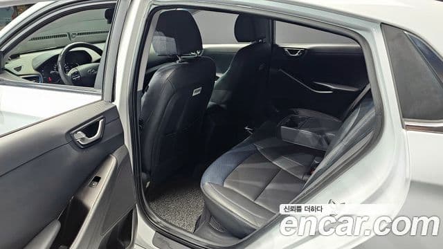 Hyundai Ioniq гибрид, 2017 13