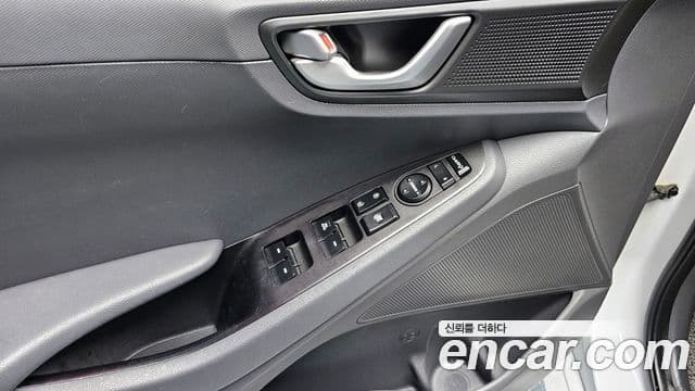 Hyundai Ioniq гибрид, 2017 17