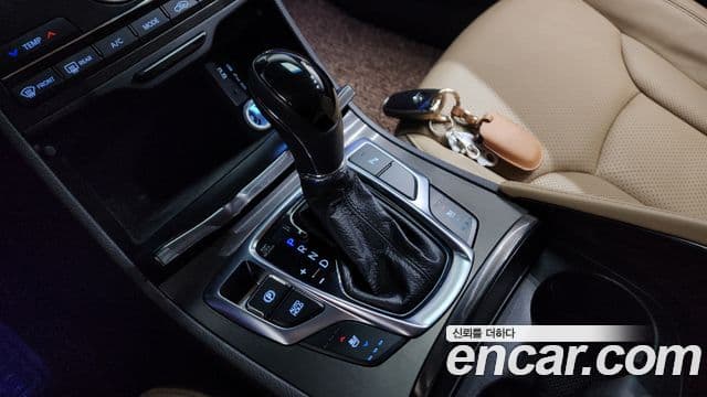 Hyundai Grandeur HG Premium, 2015 9