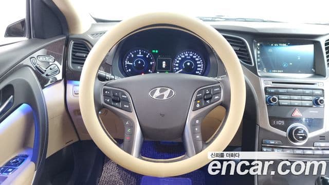 Hyundai Grandeur HG Premium, 2015 13