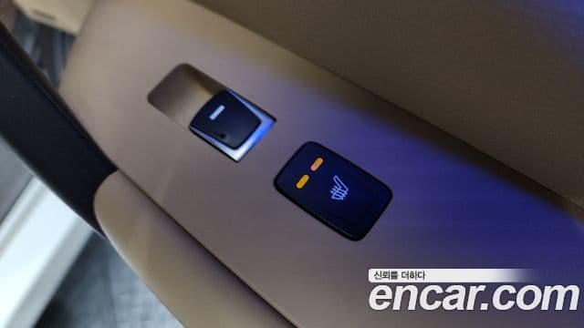 Hyundai Grandeur HG Premium, 2015 18