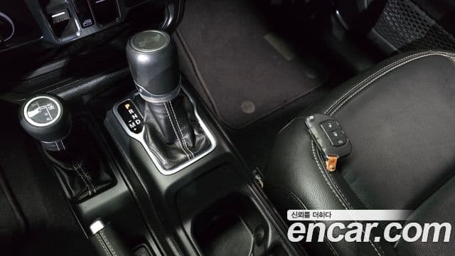 Jeep Wrangler (JL) 2.0 Overland Power top 4도어 4xe, 2022 9