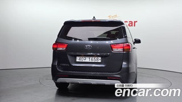 Kia All New Carnival Noblesse, 2018 4