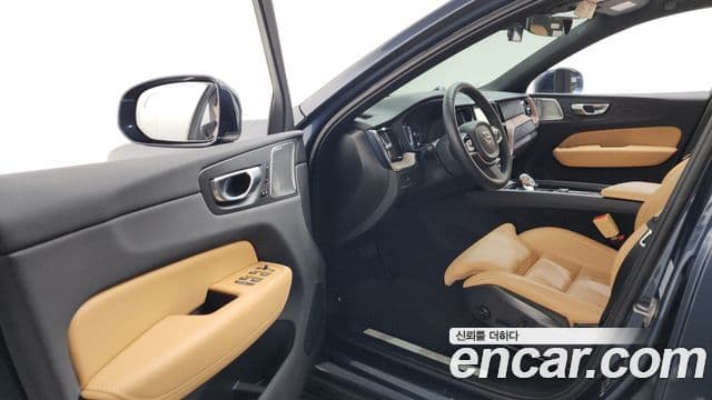 Volvo XC60 2세대 B5 Ultimate Bright, 2024 10