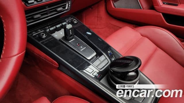 Porsche 911 (992) Carrera 4 GTS кабриолет, 2024 9