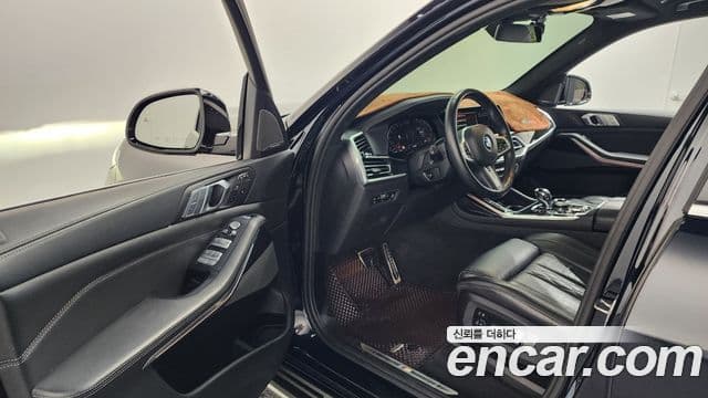 BMW X7 (G07) xDrive 40i M Sport 6인승, 2021 10