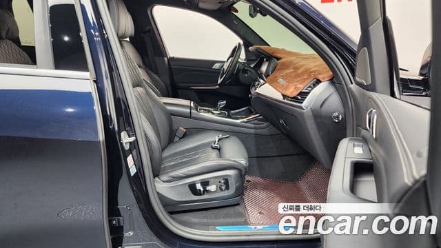 BMW X7 (G07) xDrive 40i M Sport 6인승, 2021 11