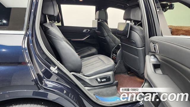 BMW X7 (G07) xDrive 40i M Sport 6인승, 2021 12