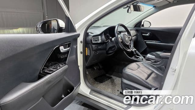 Kia Niro Noblesse, 2018 11