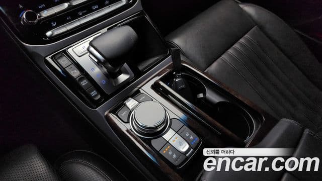 Genesis EQ900 Luxury, 2016 9