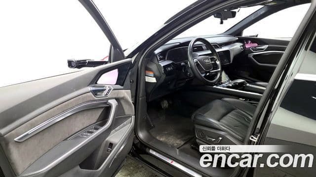 Audi e-Tron 55 Quattro Sportback, 2021 10