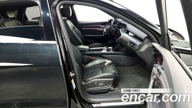 Audi e-Tron 55 Quattro Sportback, 2021 11