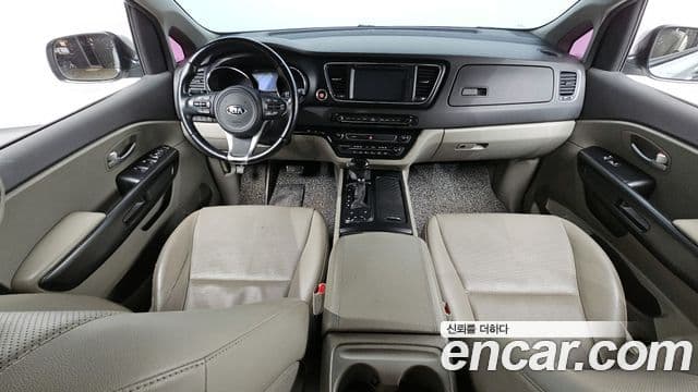 Kia All New Carnival Luxury, 2016 7