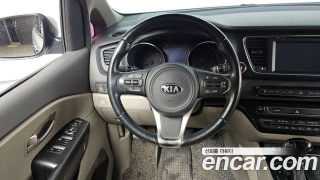 Kia All New Carnival Luxury, 2016 13