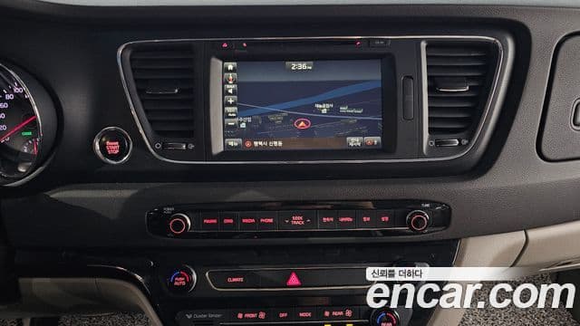 Kia All New Carnival Luxury, 2016 14