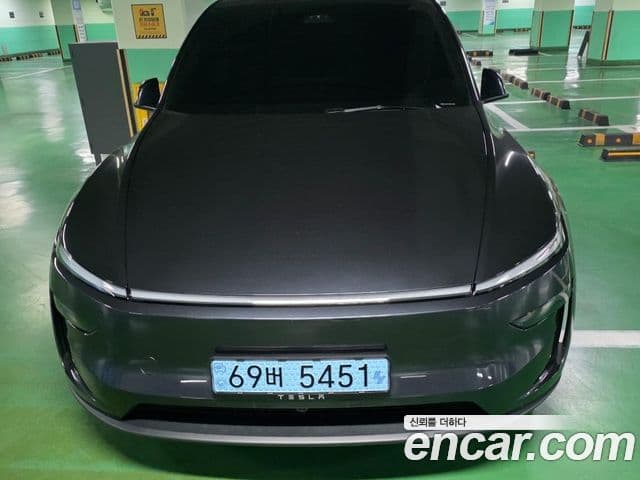 Tesla модель Y Long Range, 2025 1