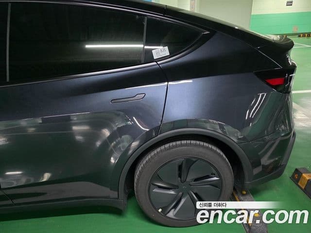 Tesla модель Y Long Range, 2025 2