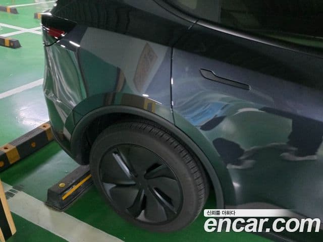 Tesla модель Y Long Range, 2025 4