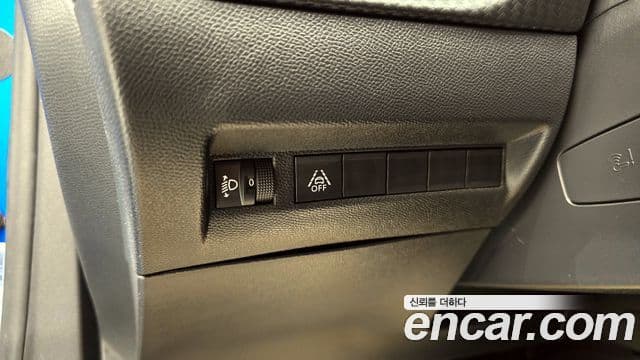 Peugeot 2008 2세대 1.5 BlueHDi Allure, 2021 15