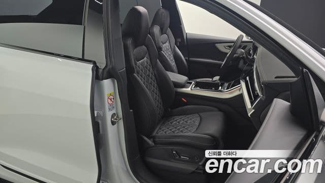 Audi Q8 (4M) Premium, 2023 12