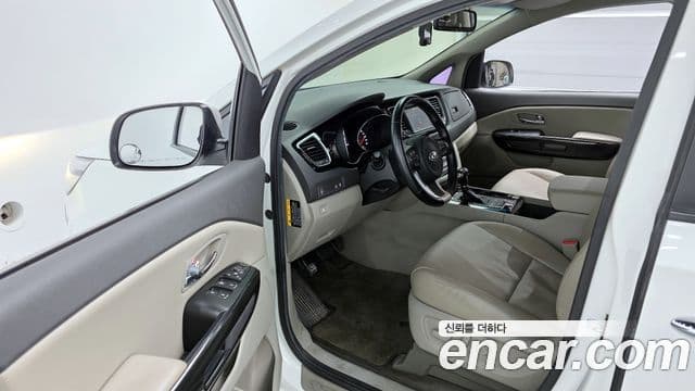 Kia All New Carnival Prestige, 2016 11