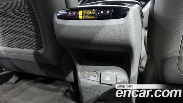 Kia All New Carnival Prestige, 2016 17