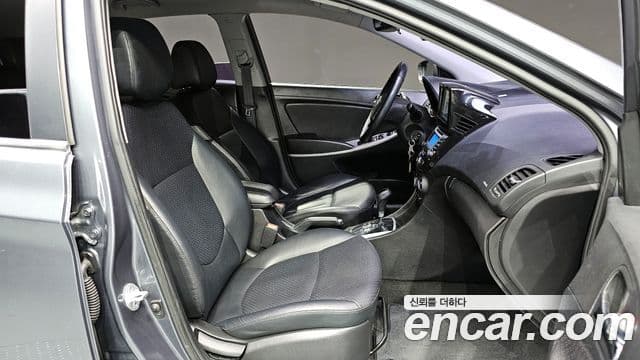 Hyundai Accent(новый кузов / новое поколение) Premier, 2012 10